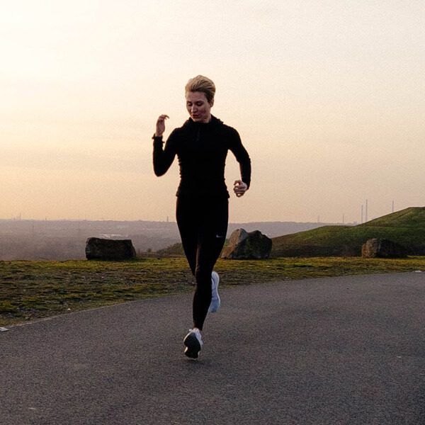 Lauftraining bei Sonnenuntergang